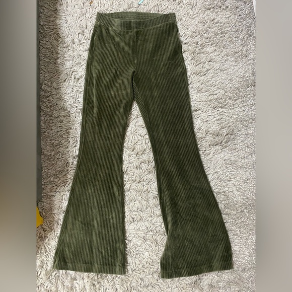 aerie Pants - Green Aerie Ribbed Velour Flare Pants